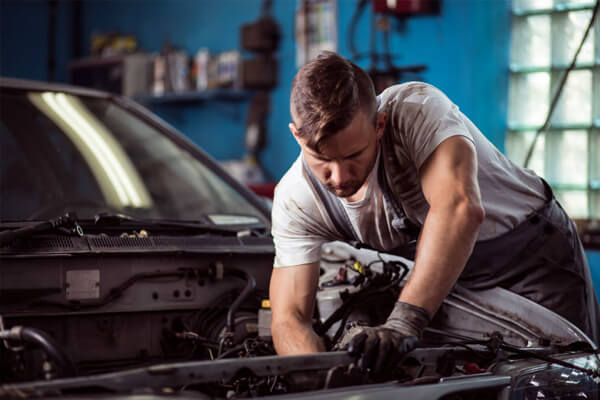 Repuestos y accesorios para automóviles